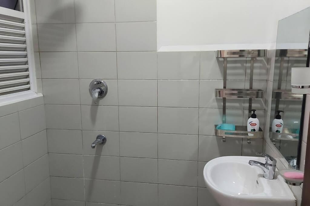 Jays Apartment - Colombo 02 At The Heart Of Convenience Ngoại thất bức ảnh